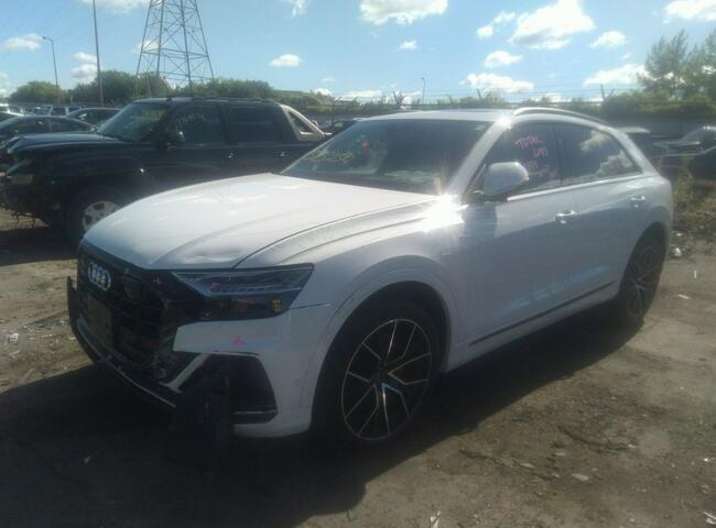 Audi Q8 2021, 3.0L, 4x4, od ubezpieczalni Sulejówek - zdjęcie 2