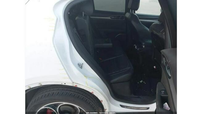 Alfa Romeo Stelvio / 2.0 280KM / 4x4 / niski przebieg / Tarnów - zdjęcie 10