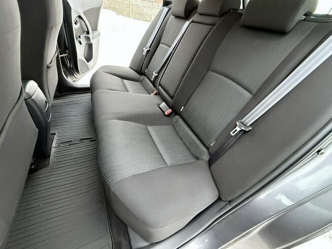 Toyota Avensis 1,6VVTi 132KM SOL/Pod.Fotele/Hak/Serwisowany Węgrów - zdjęcie 11