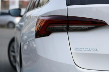 Škoda Octavia 1.5 TSI 150 Selection bezwypadkowa, serwisowana Tychy - zdjęcie 9