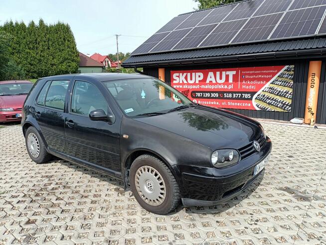 Volkswagen Golf 1.8 B+G 98r Brzozówka - zdjęcie 1