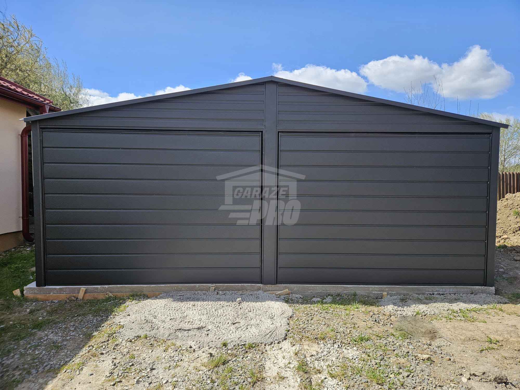Garaż blaszany 6x6 - 2x Brama Antracyt Dach dwuspadowy GP592 Sanok - zdjęcie 2