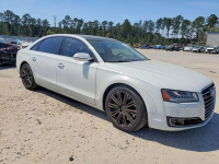 Audi A8 / Quattro / 4.0 V8 / niski przebieg
