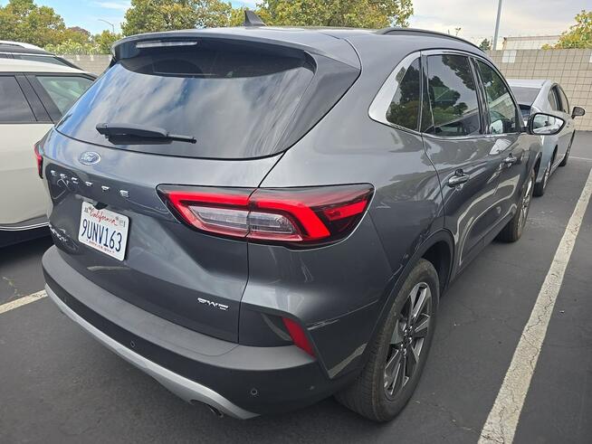 Ford Escape PLATINIUM / AWD / niski przebieg Warszawa - zdjęcie 3