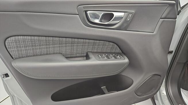Volvo XC 60 B4 B Core aut ! Z Polskiego Salonu ! Faktura Vat ! Warszawa - zdjęcie 10