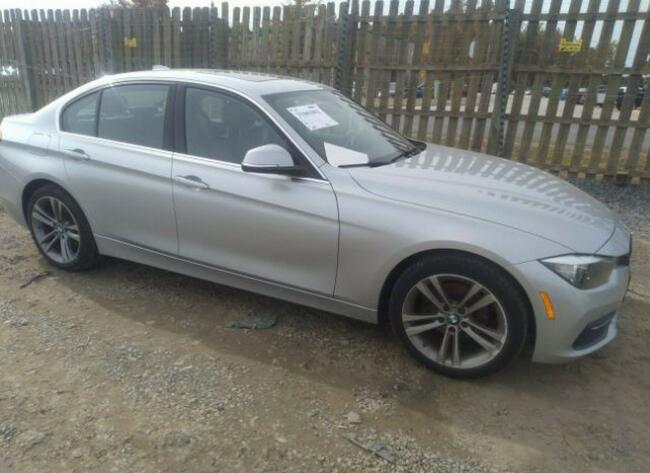 BMW 330 2017, 2.0L, 4x4, od ubezpieczalni Warszawa - zdjęcie 2