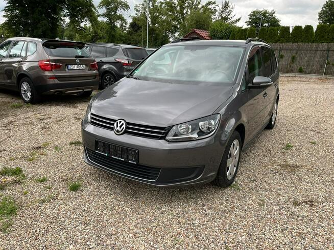Volkswagen Touran 1,6 Diesel 105KM ładny zadbany samochód Białogard - zdjęcie 1
