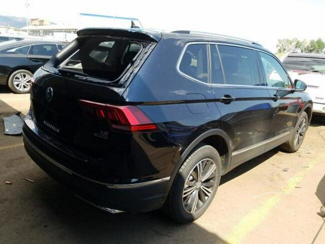 Volkswagen Tiguan 2018, 2.0L, 4x4, SE, po  gradobiciu Warszawa - zdjęcie 4