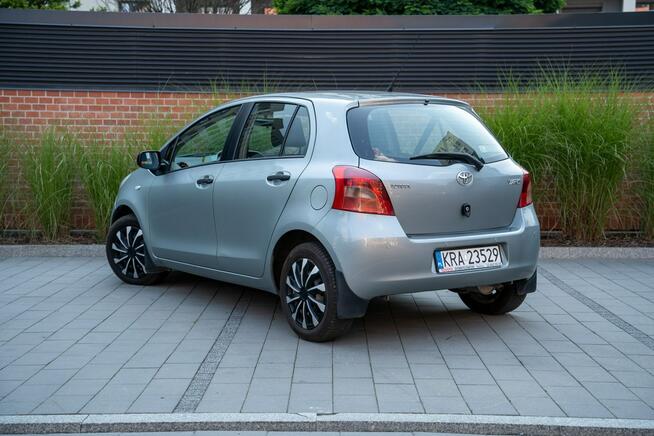 Toyota Yaris Krajowy Czujniki parkowania FV23% Bezwypadkowy Kraków - zdjęcie 4