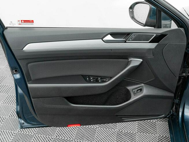 Volkswagen Passat 1.5 TSI Business DSG HAK LED Cz.park VAT23% Pępowo - zdjęcie 11