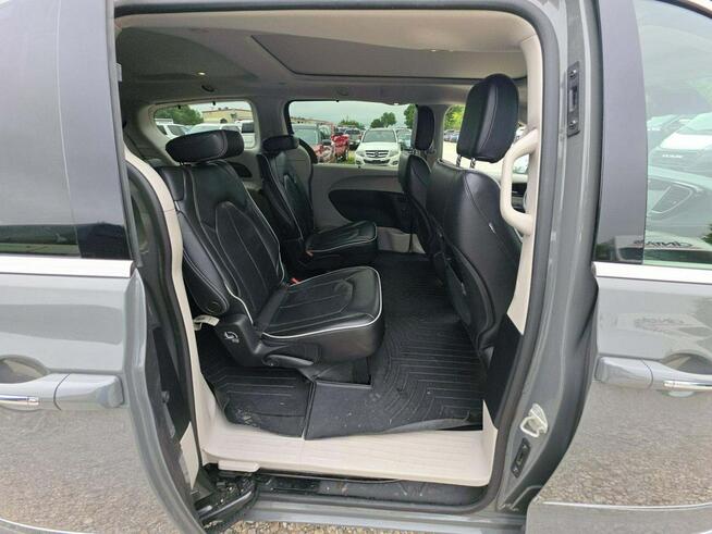 Chrysler Pacifica LIMITED / mała szkoda / niski przebieg Wrocław - zdjęcie 8