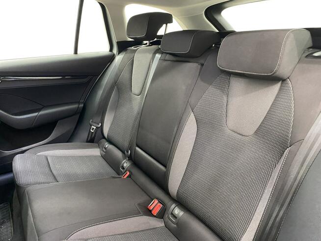 Skoda Octavia 2.0 TDI Ambition DSG Warszawa - zdjęcie 12