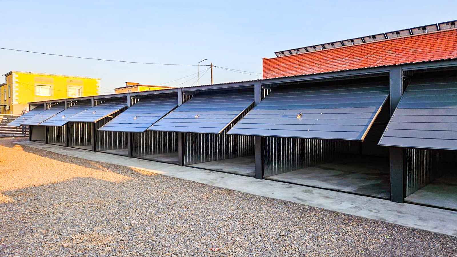 Rząd garaży 24x5m + wiata 2m 8x brama uchylna  dach spad w przód GP488 Dobre Miasto - zdjęcie 9