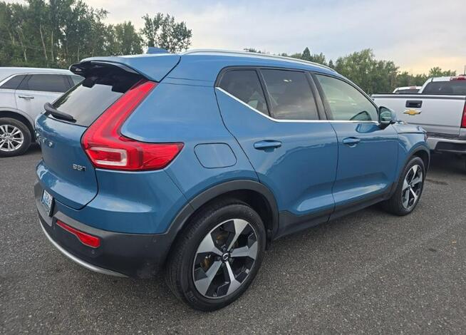 Volvo XC 40 Bogata wersja wyposażenia / AWD / B5/ niski przebieg Chwaszczyno - zdjęcie 4