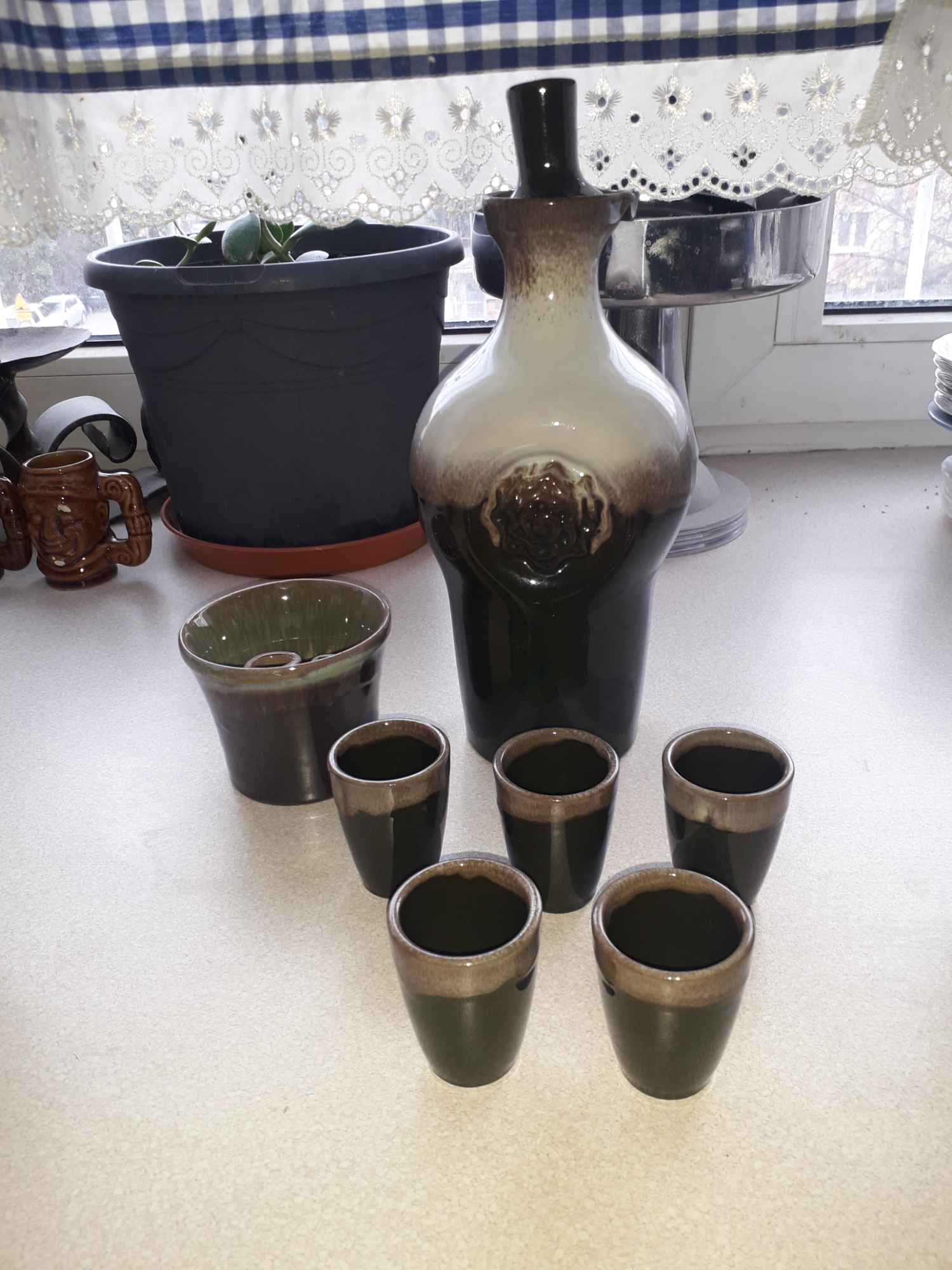 Zestaw ceramiki dzbany i kubki Włochy - zdjęcie 4