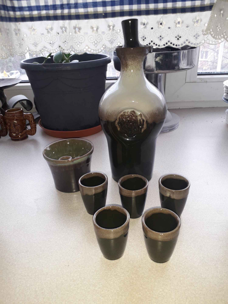 Zestaw ceramiki dzbany i kubki Włochy - zdjęcie 4