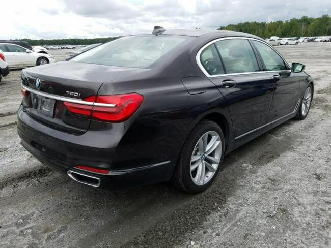 BMW 750 2017, 4.4L, 4x4, porysowany lakier Warszawa - zdjęcie 4