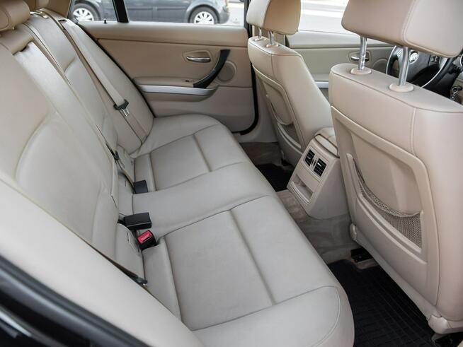 BMW 318 LCI 2.0d 143KM Manual ! Zadbana ! Zwoleń - zdjęcie 8