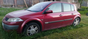 Renault Megane II 1.6 benzyna 2002 r. do jazdy lub na części Gowarczów - zdjęcie 2