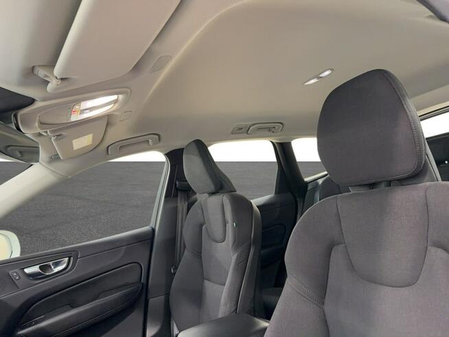 Volvo XC 60 B4B Momentum Pro Warszawa - zdjęcie 12