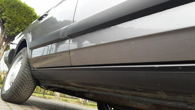 Volkswagen Passat 1,8 GL Dla kolekcjonera Bachowice - zdjęcie 12