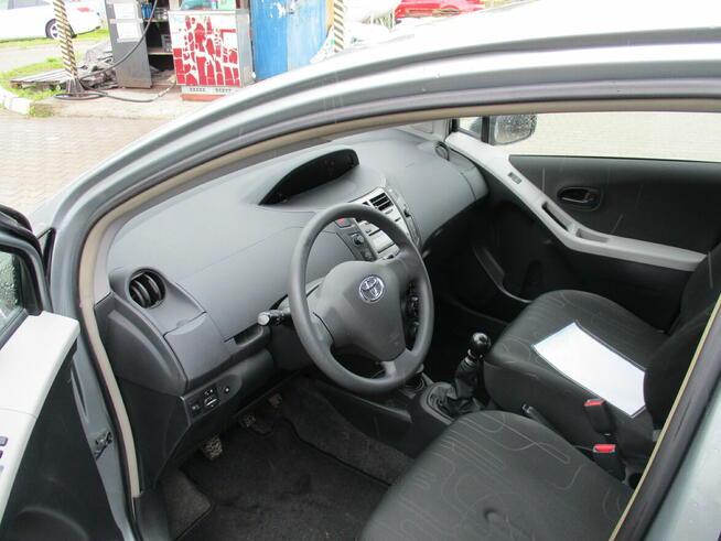 Toyoyta Yaris po Liftingu 2009 rok Kozerki - zdjęcie 9