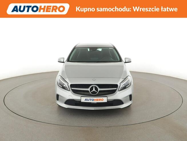 Mercedes A 180 automat półskóra full LED navi tempomat grzane fotele Warszawa - zdjęcie 11