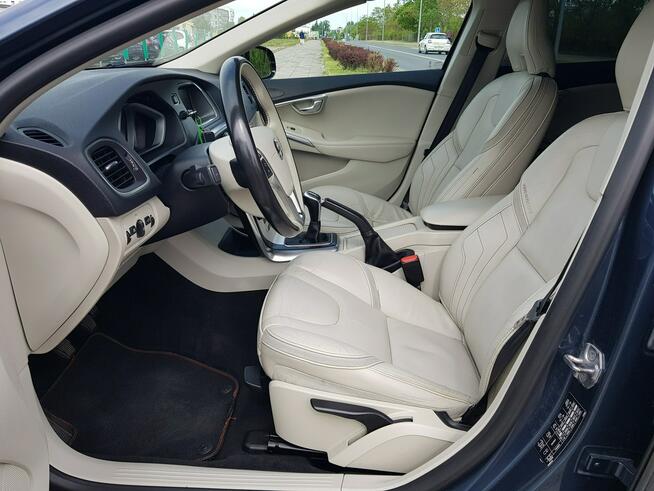 Volvo V40 2,0 D3 Jasne Skóry Kamera Nawigacja Zarejestrowany Gwarancja Włocławek - zdjęcie 9