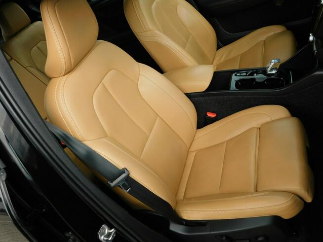 Volvo XC 40 2.0T INSCRIPTION Beżowa Skóra BLiS Żyrardów - zdjęcie 8