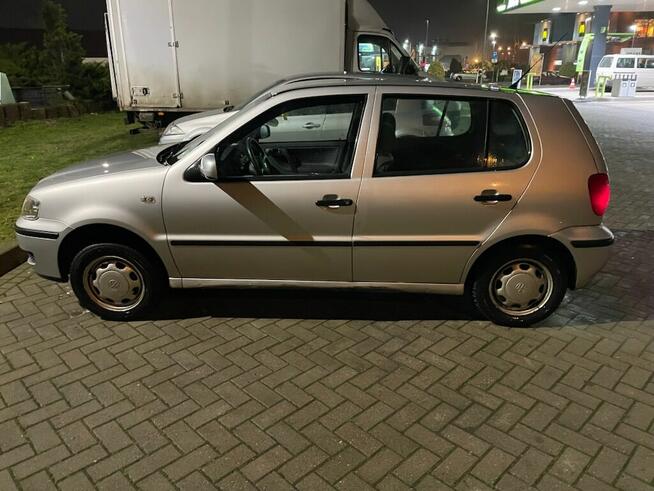 VW POLO 1.4 MPI, BASIS z KLIMATYZACJĄ. 2001r. Szczecin - zdjęcie 4