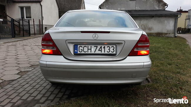 Mercedes- Benz Klasa C, mały przebieg ! Chojnice - zdjęcie 4