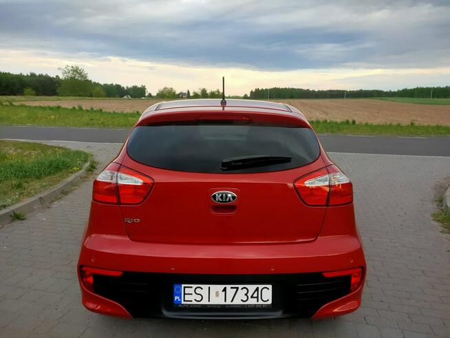 Kia Rio 1.4 benzyna Klimatyzacja Grzane fotele Grzana kierownica Burzenin - zdjęcie 4