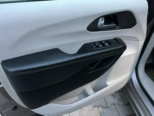 Chrysler Pacifica FV 23%, Zadbany, Serwisowany Poznań - zdjęcie 12
