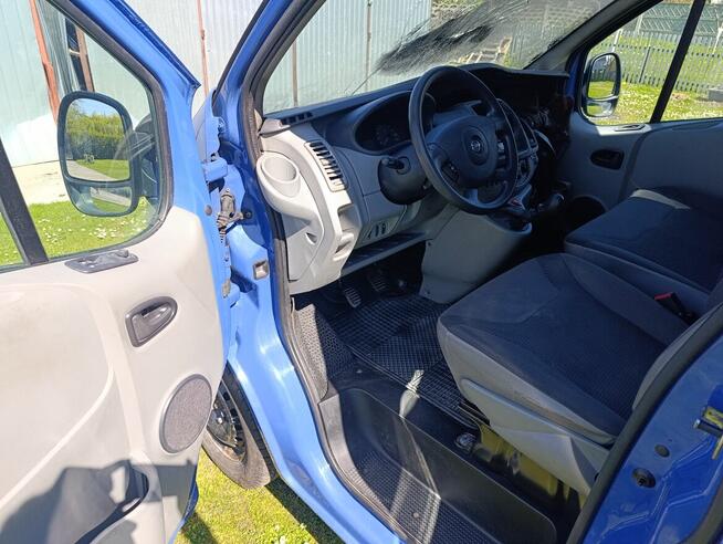 Opel Vivaro 2.5CDTI 140KM 2011r klima Dzierżoniów - zdjęcie 8