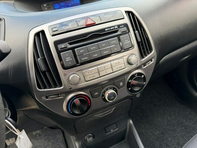 Hyundai i20 * Tylko 83 Tyś KM * Benzyna 1.2 Zwykły * KLIMA * Ruda Śląska - zdjęcie 11