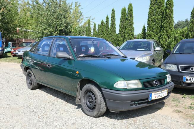 Opel Astra 1999r. 1,4 Gaz Sedan Tanio Warszawa - zdjęcie 1