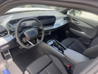 Audi Q3 TFSI 150 KM S tronic Pakiet Tech plus Radom - zdjęcie 8