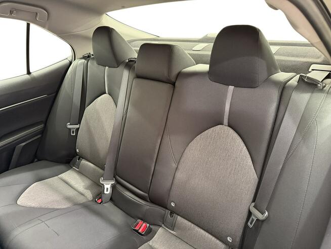 Toyota Camry 2.5 Hybrid Comfort CVT Sedan Warszawa - zdjęcie 12