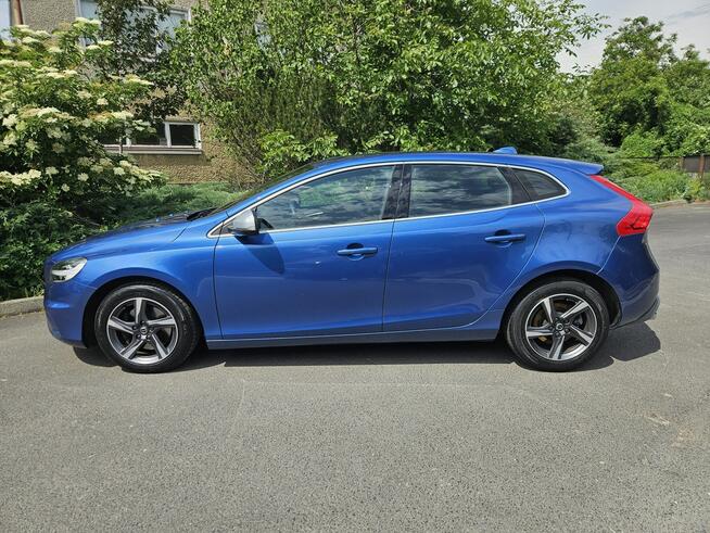 Volvo V40 2.0 benzyna* R-Design* 100% Fabryczny Lakier* GWARANCJA Opoczno - zdjęcie 2