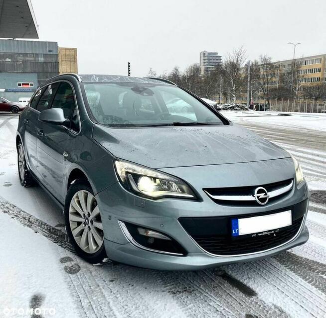 Opel Astra 1.4 Turbo Sports Tourer Warszawa - zdjęcie 4