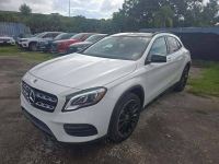 Mercedes GLA 250 4Matic / pakiet AMG / niski przebieg