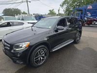Mercedes GLC 300 4Matic / pakiet AMG / niski przebieg