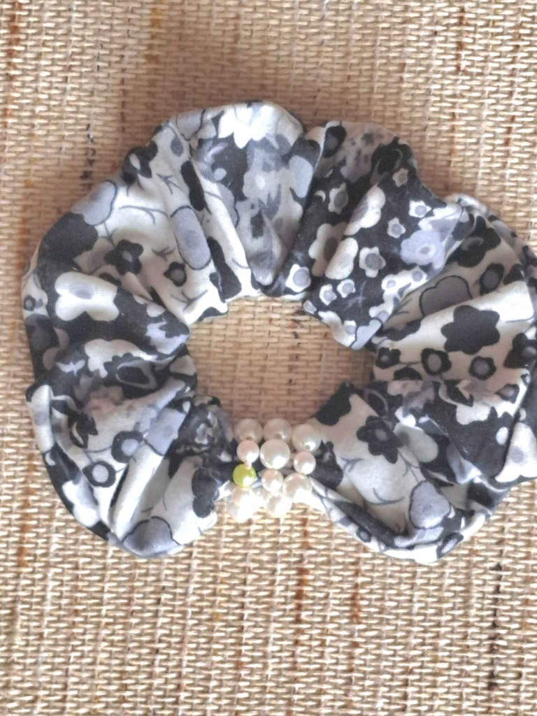 piękne gumki do włosów z materiałów Brzeg - zdjęcie 2