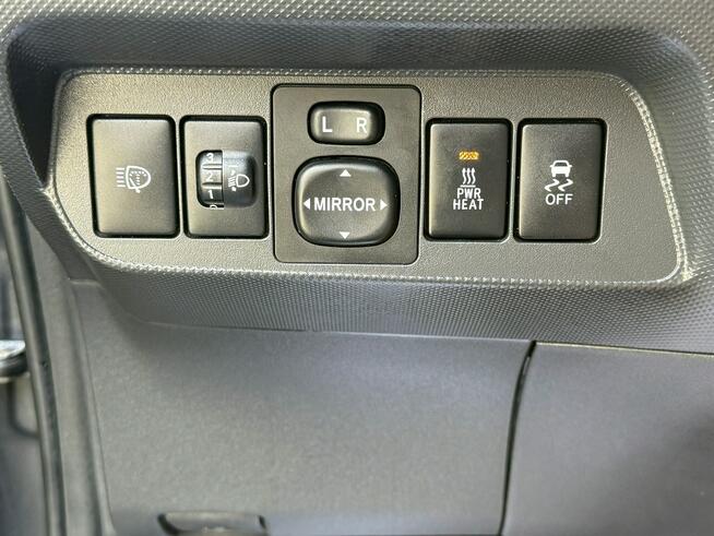 Toyota Auris 1,4D4D 90KM  Premium/Klimatyzacja/Parktronic/Serwis Węgrów - zdjęcie 9
