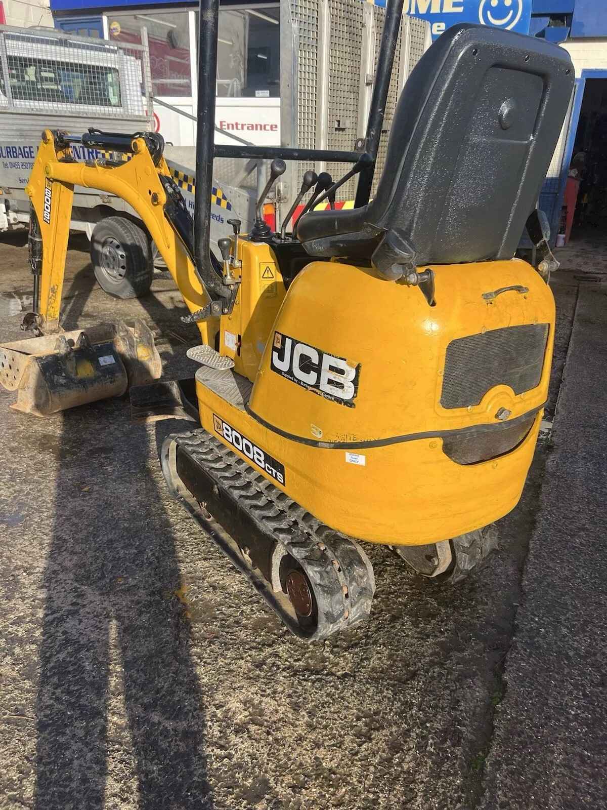 Minikoparka - Micro Digger JCB 8008 CTS 2013 Wawer - zdjęcie 5