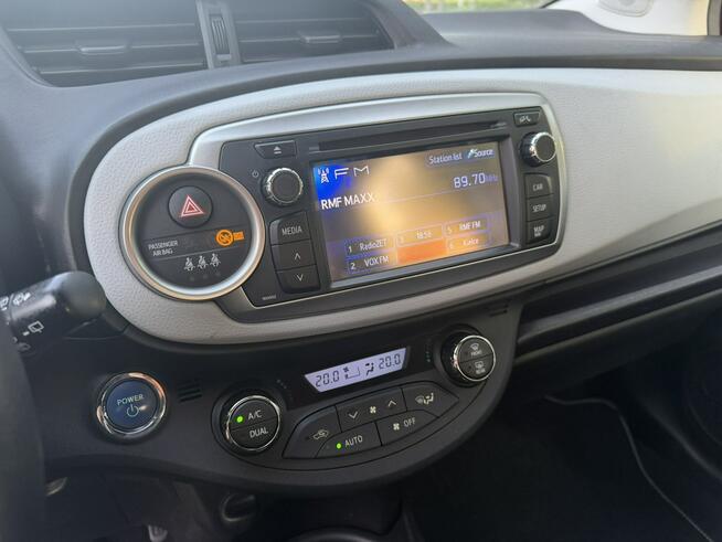Toyota Yaris 1.5Hybrid Kamera Navi Keyless LED Alu Prywatny Końskie - zdjęcie 10