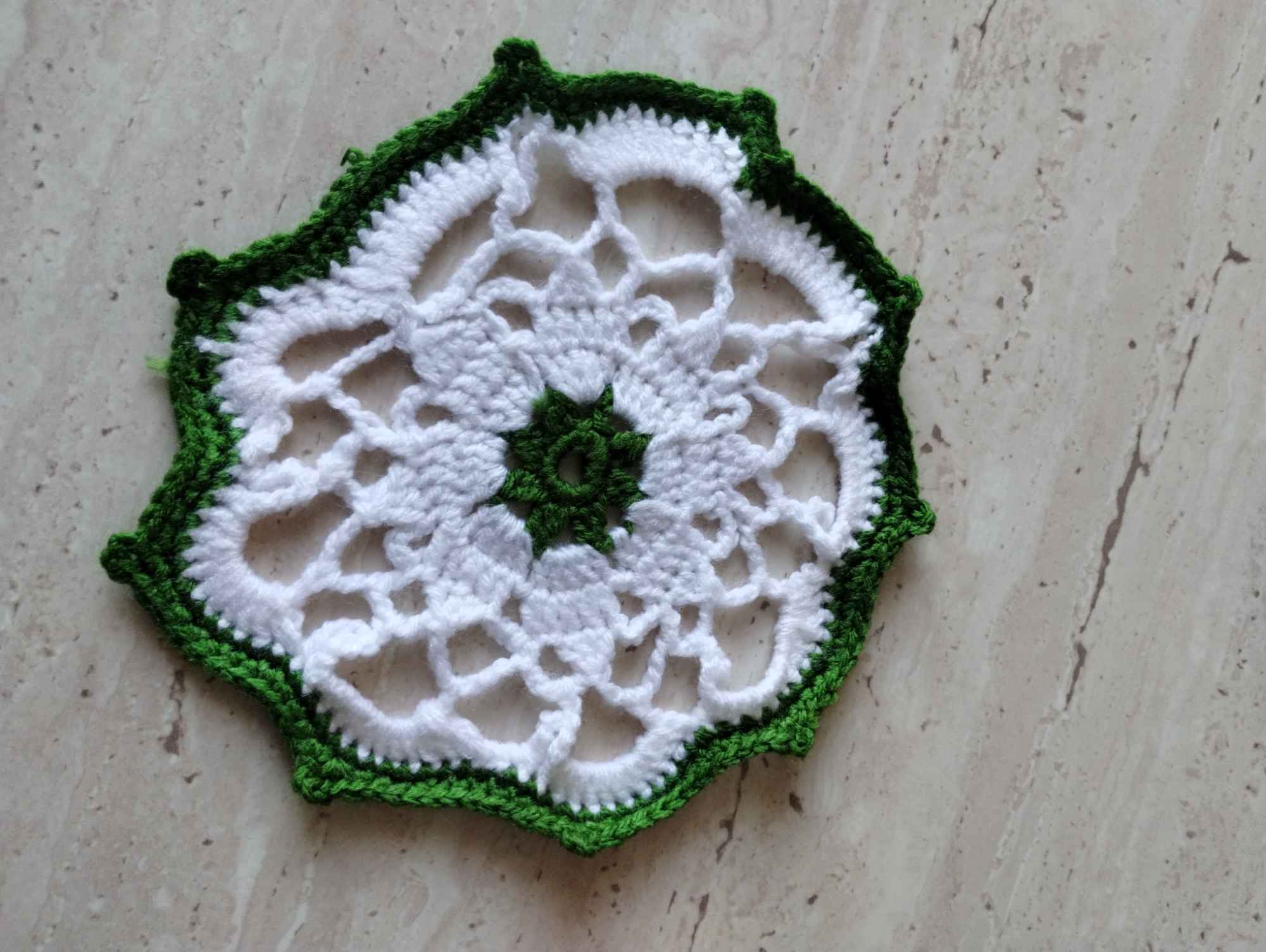 Szydełkowe podstawki pod kubek Grabówiec - zdjęcie 2