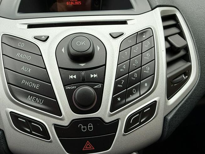 Ford Fiesta jak nowa !!! Niski oryginalny przebieg !!! Poznań - zdjęcie 7