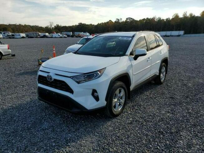 Toyota RAV-4 2021, 2.5L, 4x4, XLE, Hybryda, porysowany lakier Sulejówek - zdjęcie 2