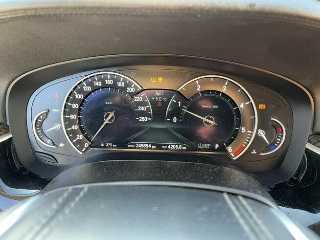 BMW 530 Luxury Line Xdrive Skóra Kamera Harman 190KM Gliwice - zdjęcie 9